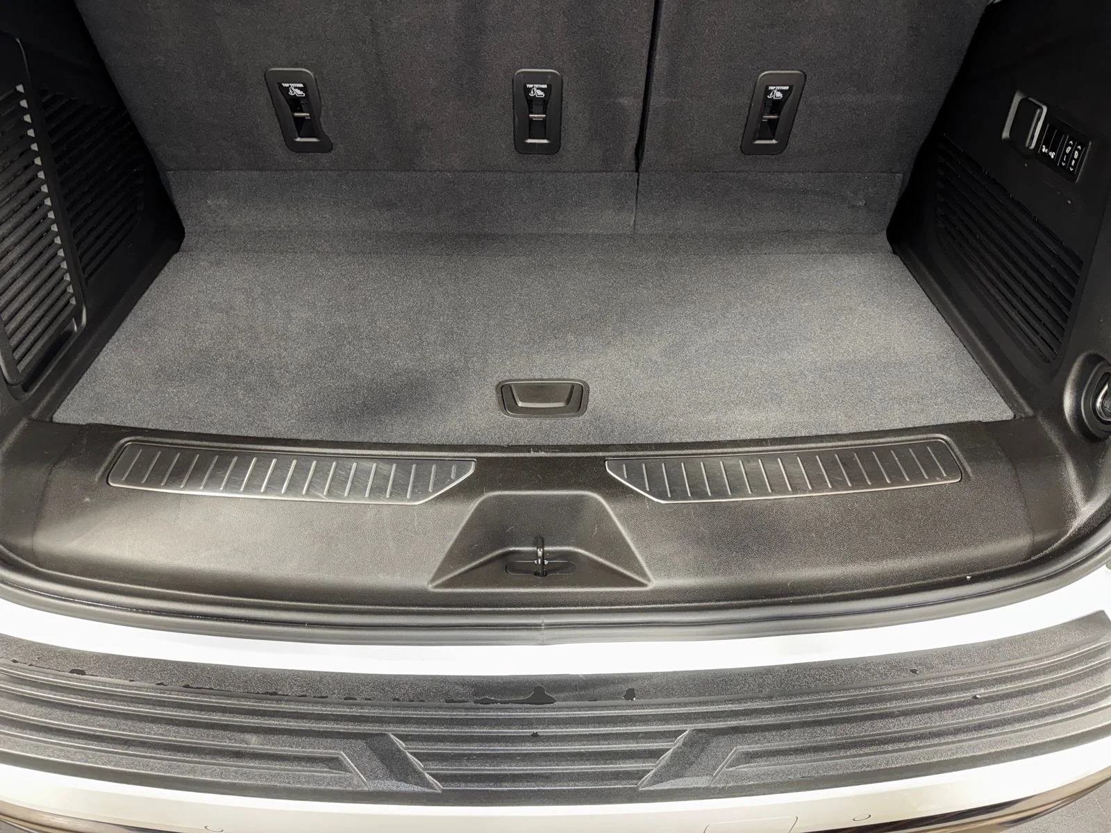 Used 2022 Summit White Chevrolet RST image 29