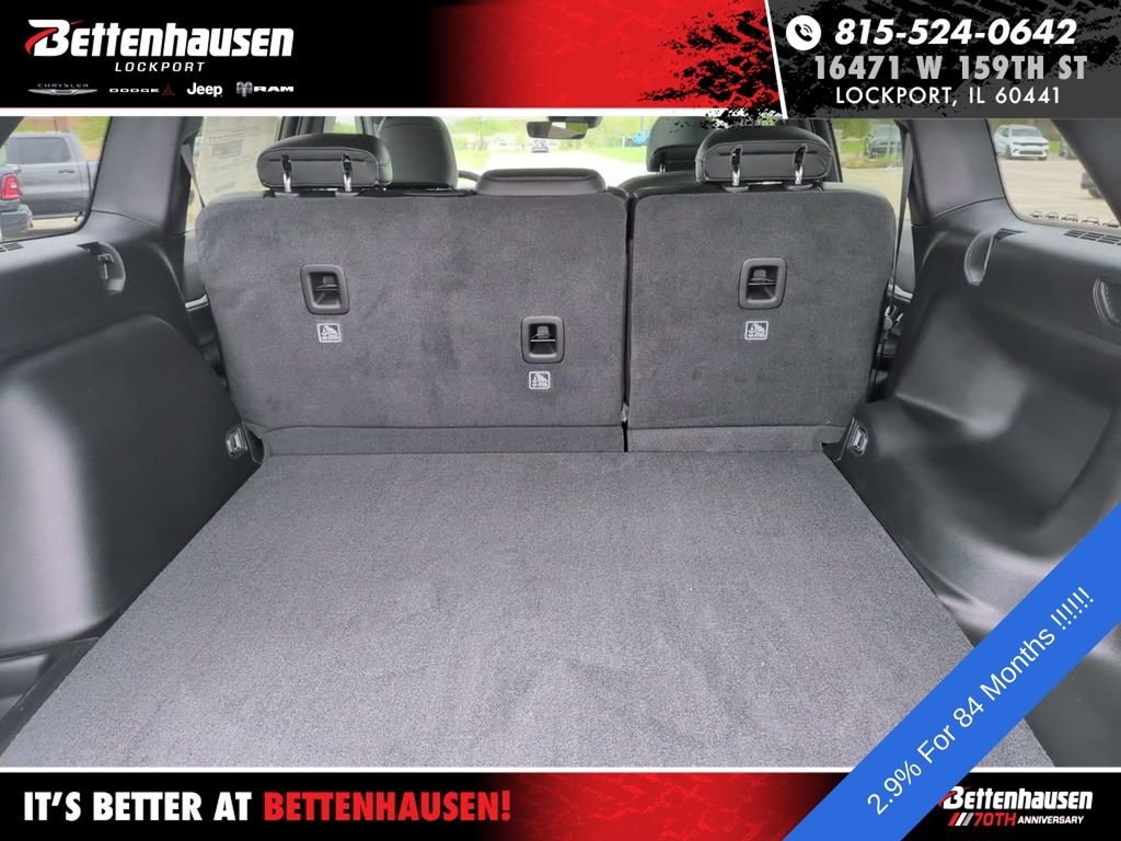 New 2026 White/off-white Jeep Laredo Altitude image 10