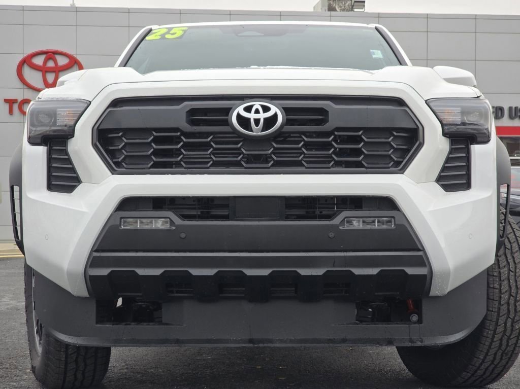 2025 Toyota Tacoma TRD Off Road - Photo 3