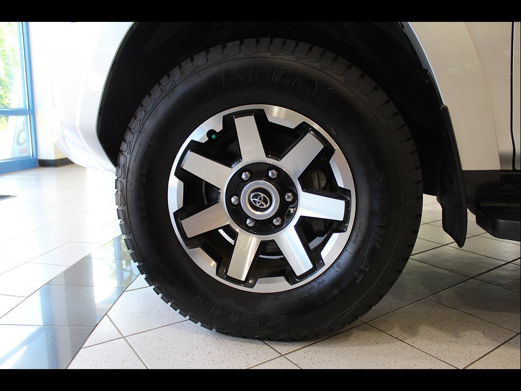 2024 Toyota 4Runner TRD Off-Road Premium - Photo 9