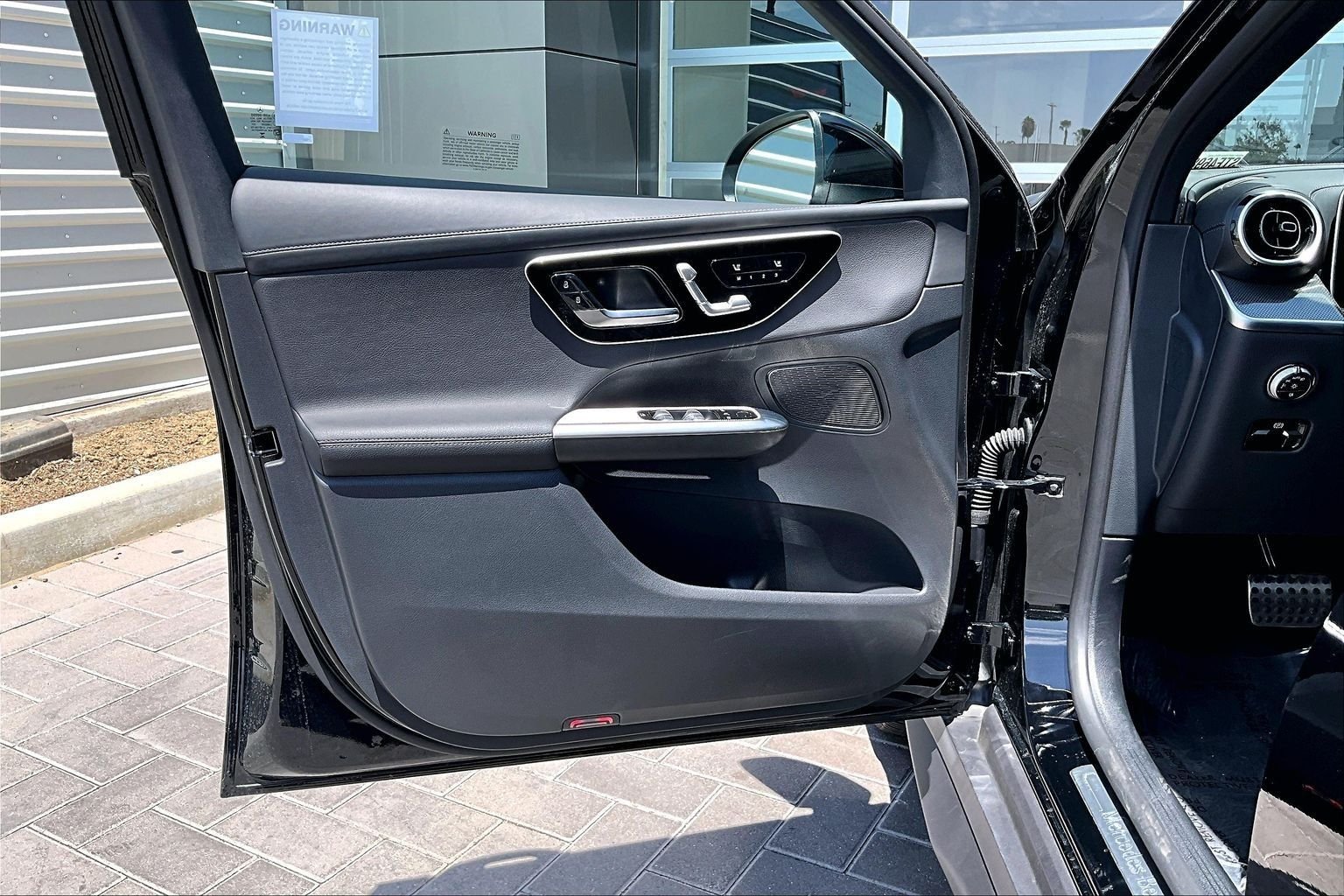 Used 2026 Black Mercedes-Benz GLC 300 image 23