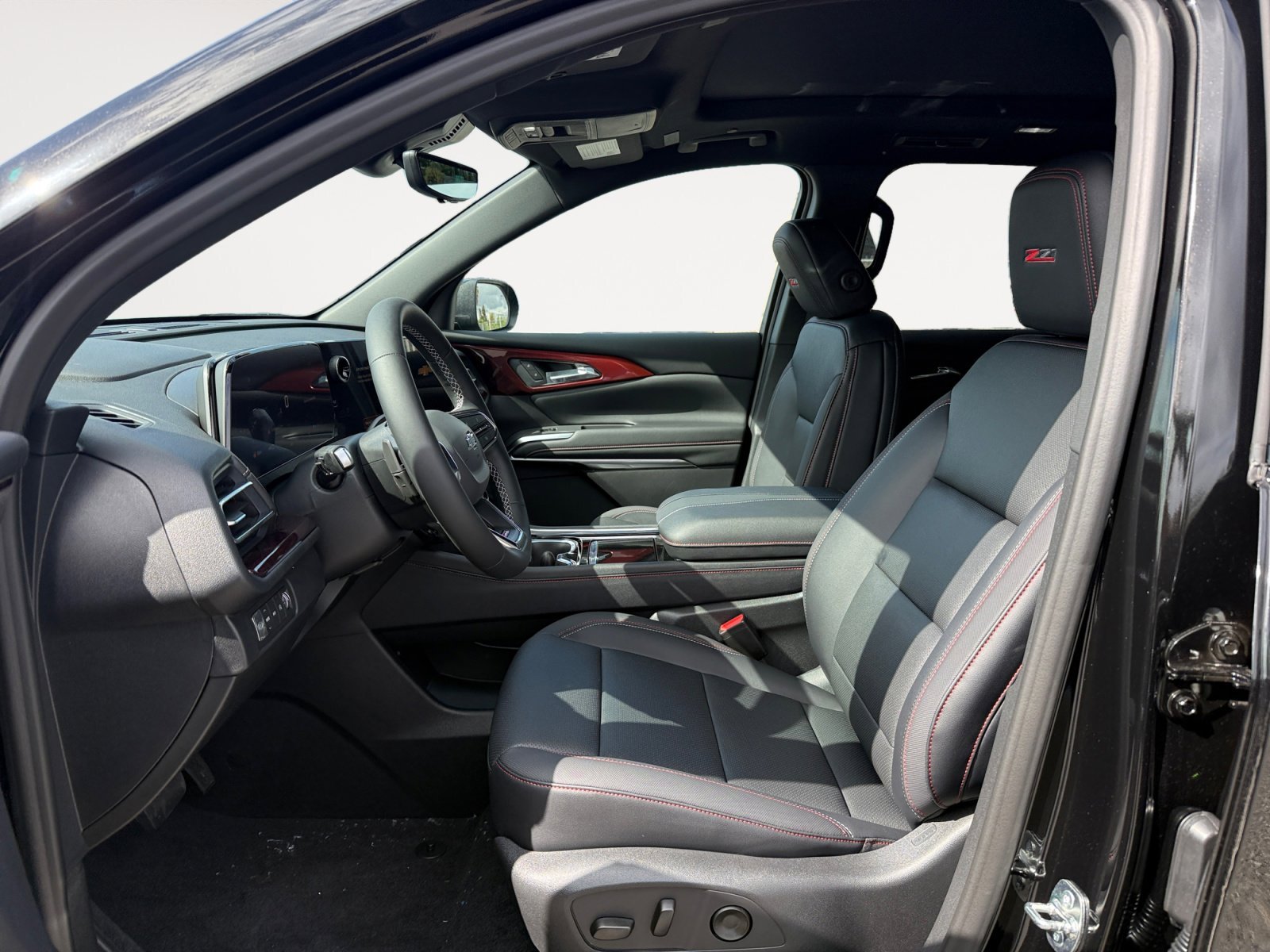 New 2026 Mosaic Black Metallic Chevrolet AWD Z71 image 10