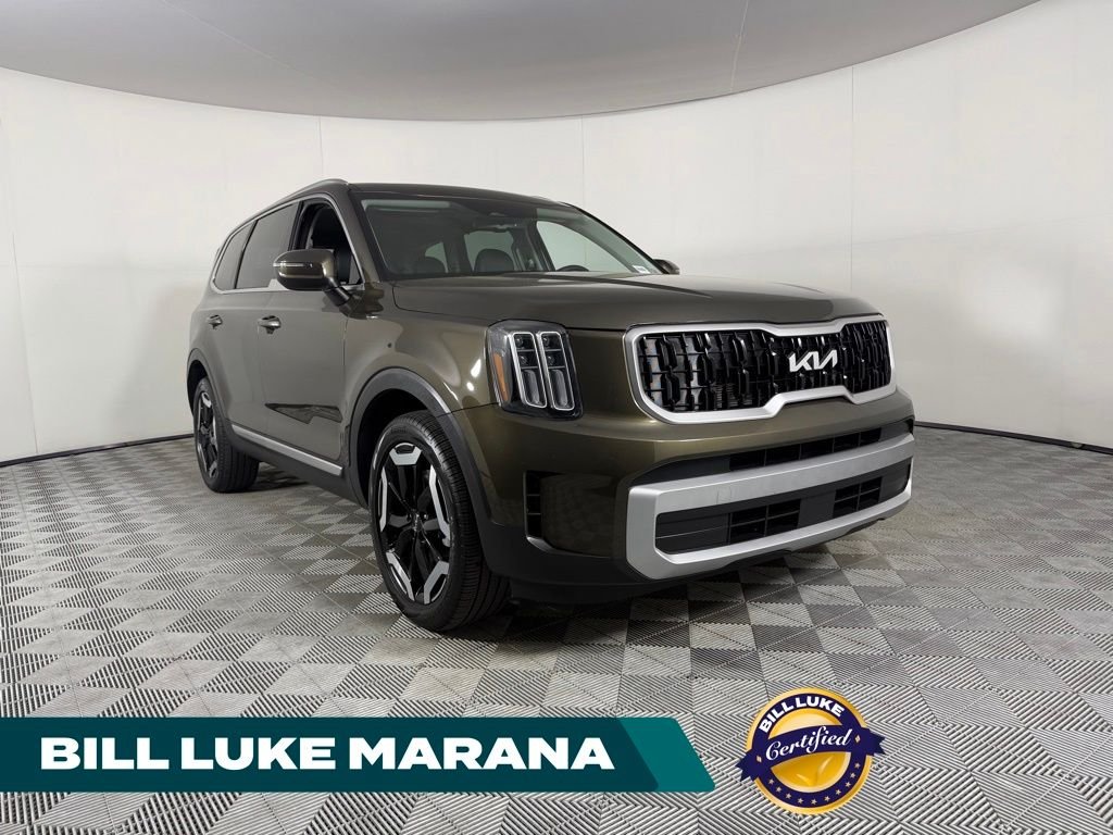 Certified Used 2023 Green Kia EX image 1