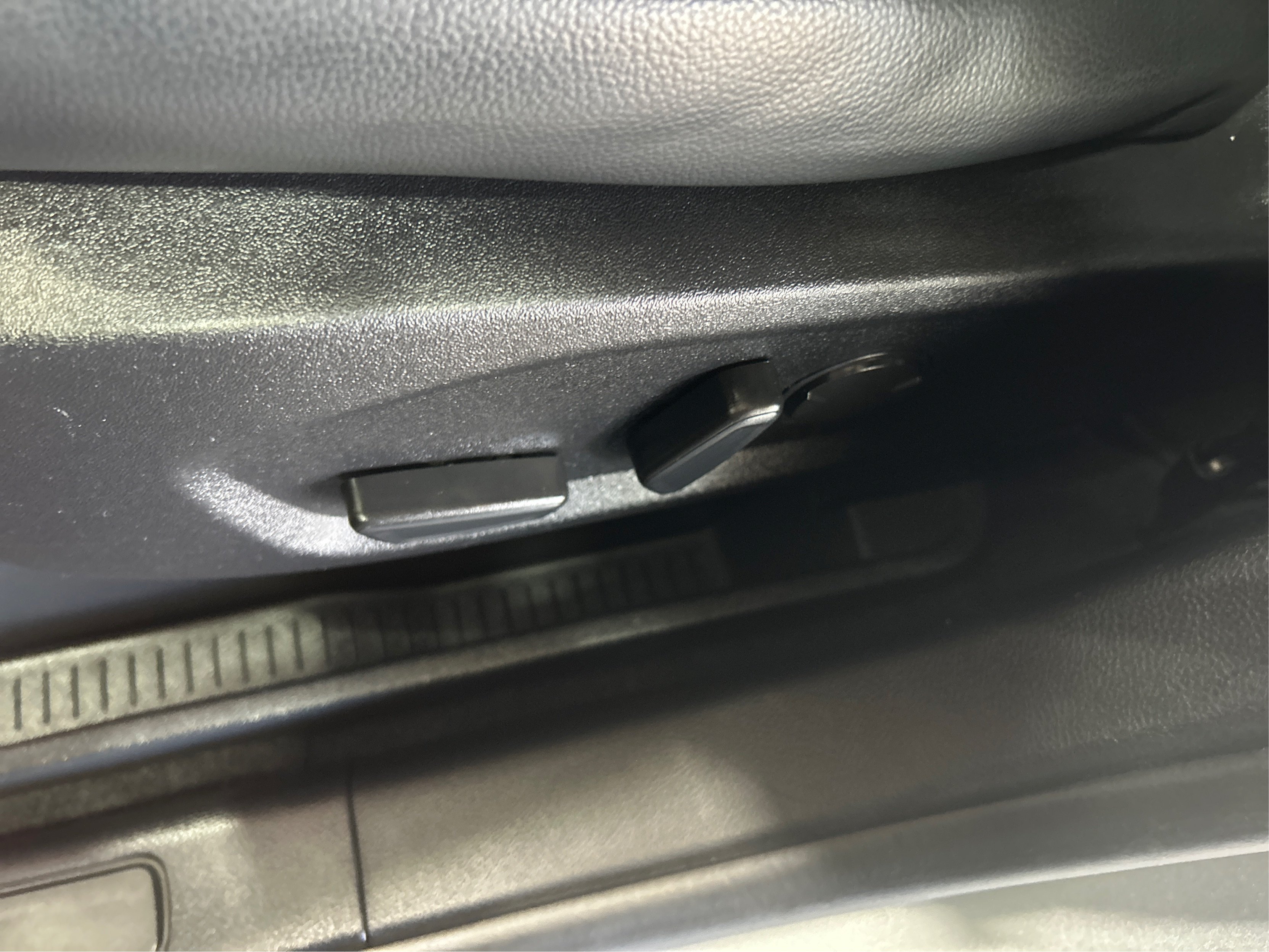 Used 2024 Silver Ford SEL image 17