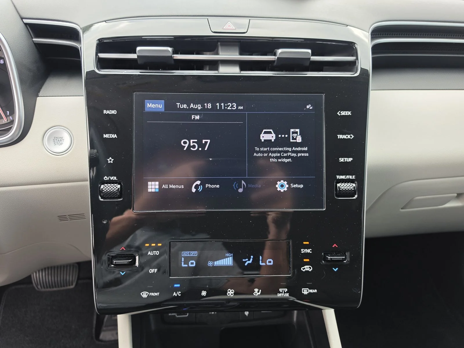 Used 2024 Black Hyundai SEL image 26