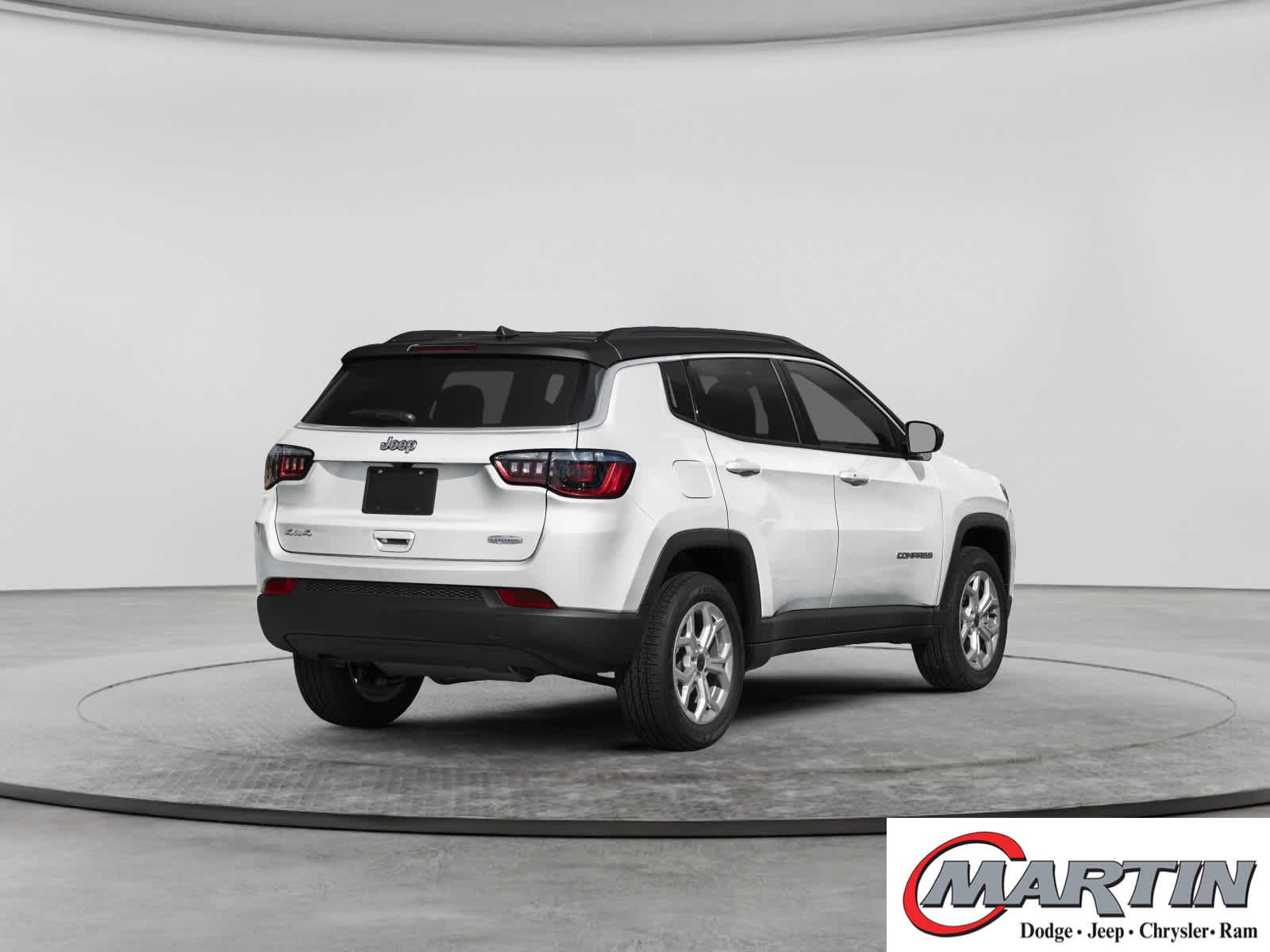 Used 2025 Bright White Clearcoat Jeep Latitude image 3