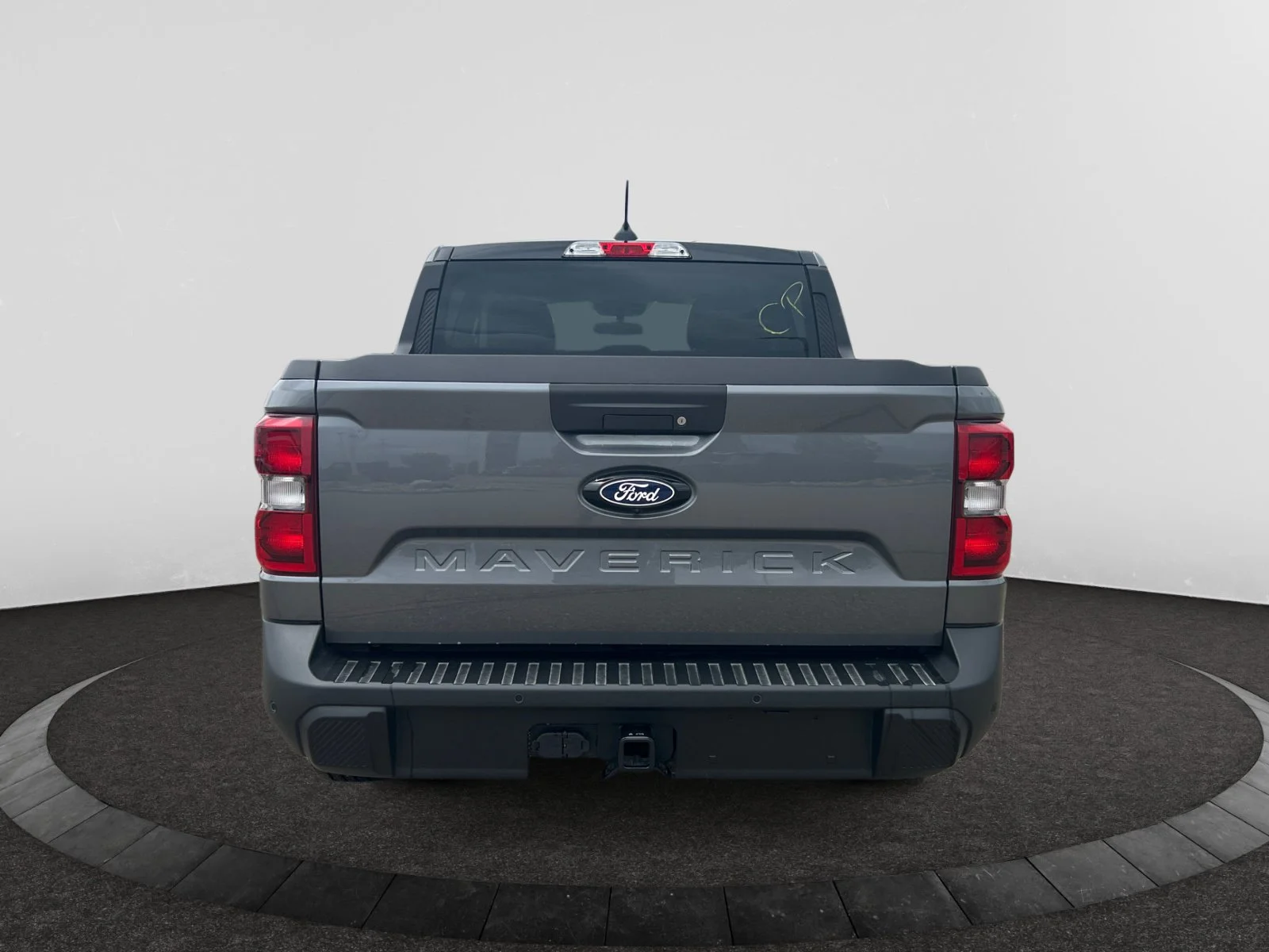 New 2026 Carbonized Grey Metallic Ford XLT image 4