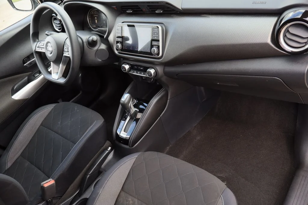 Used 2018 Gray Nissan SV image 27
