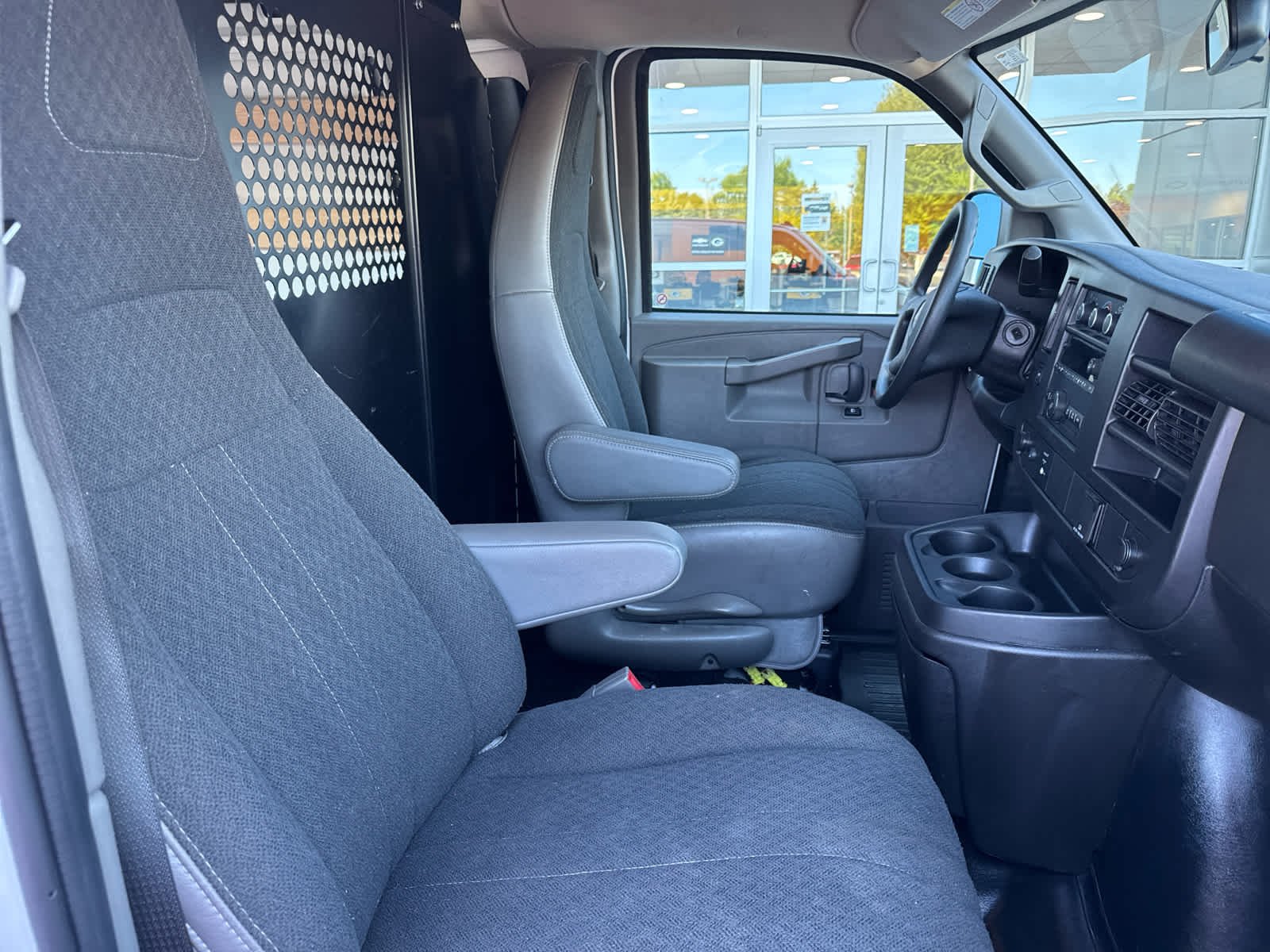 2024 GMC Savana Cargo Work Van - Photo 4