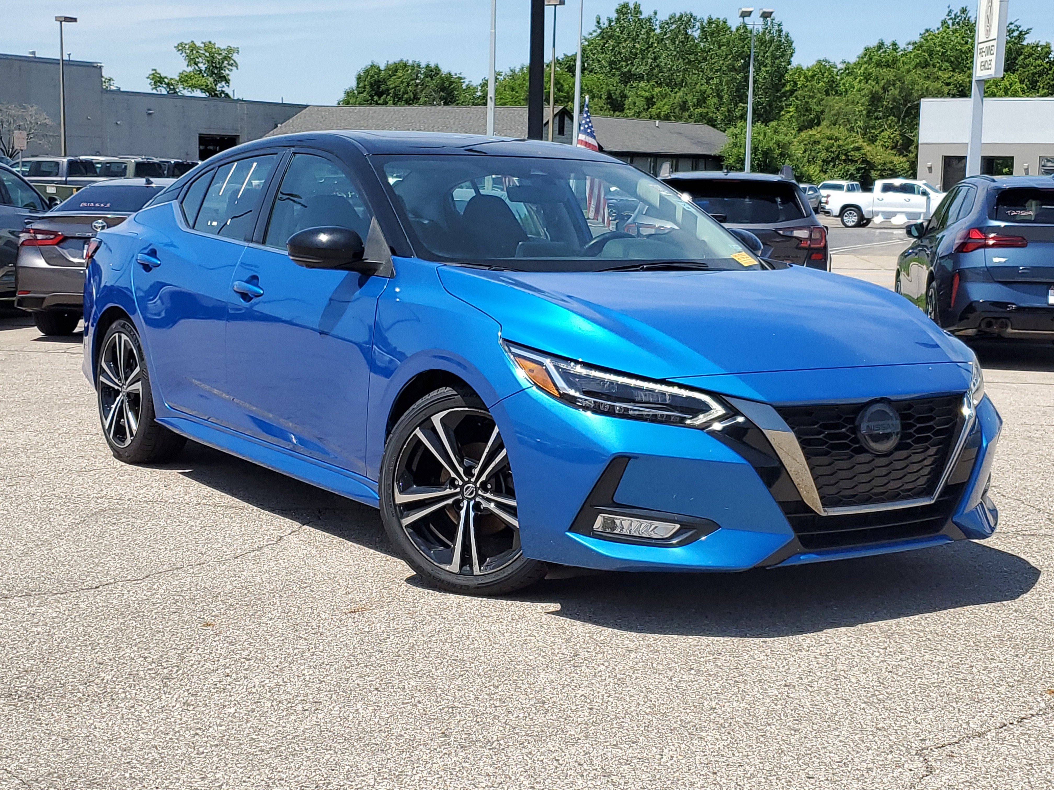 2022 Nissan Sentra SR CVT's photo