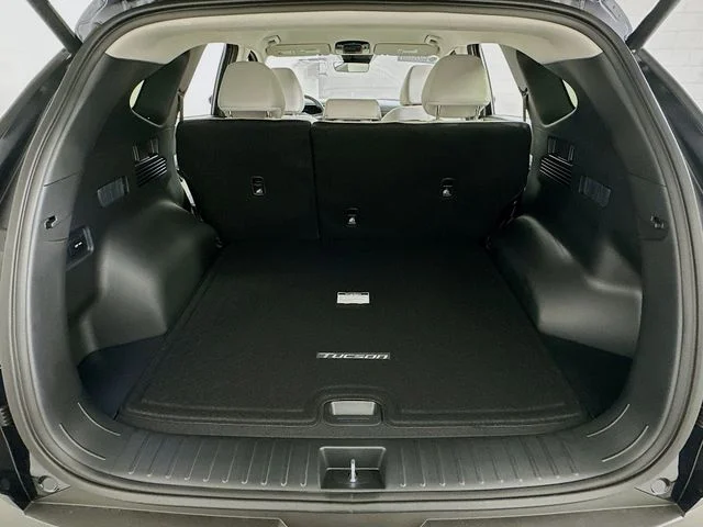 New 2026 Hyundai TUCSON HYBRID SEL
