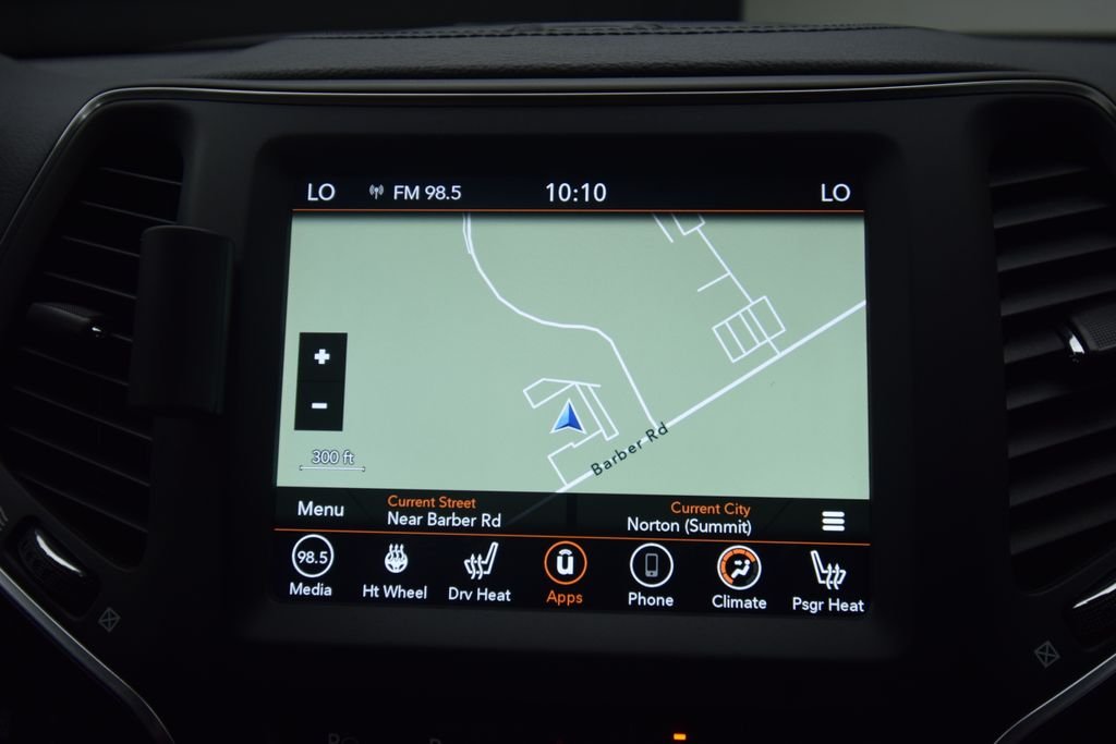 Used 2023 Gray Jeep Altitude image 9