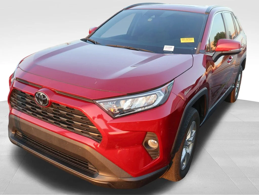 Used 2021 Red Toyota XLE image 9