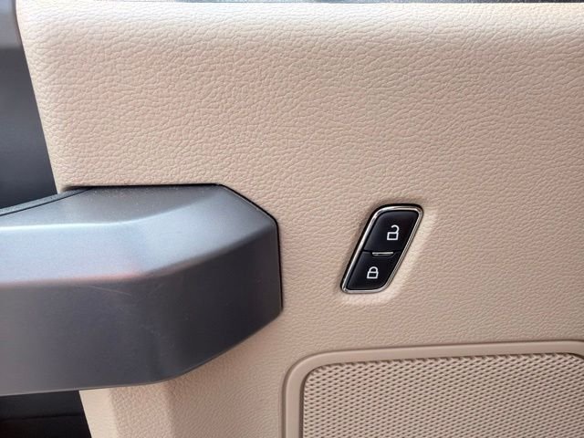 Used 2019 White Ford XLT image 16