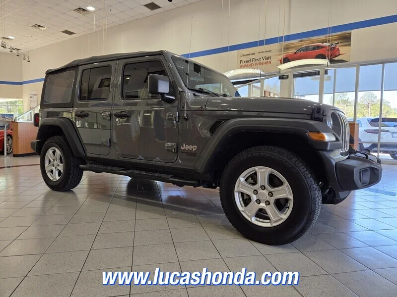 Used 2021 Gray JEEP UNLIMITED SPORT 4X4 image 3