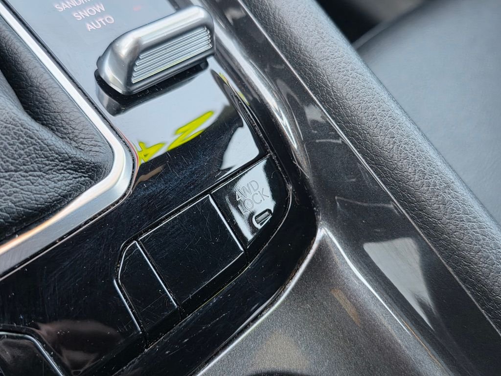 Certified Used 2024 Gray Jeep Latitude image 30