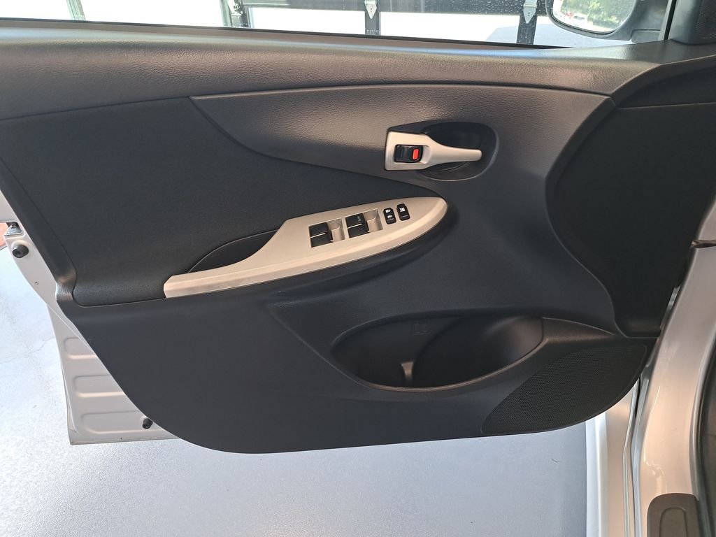 Used 2010 Silver Toyota S image 18