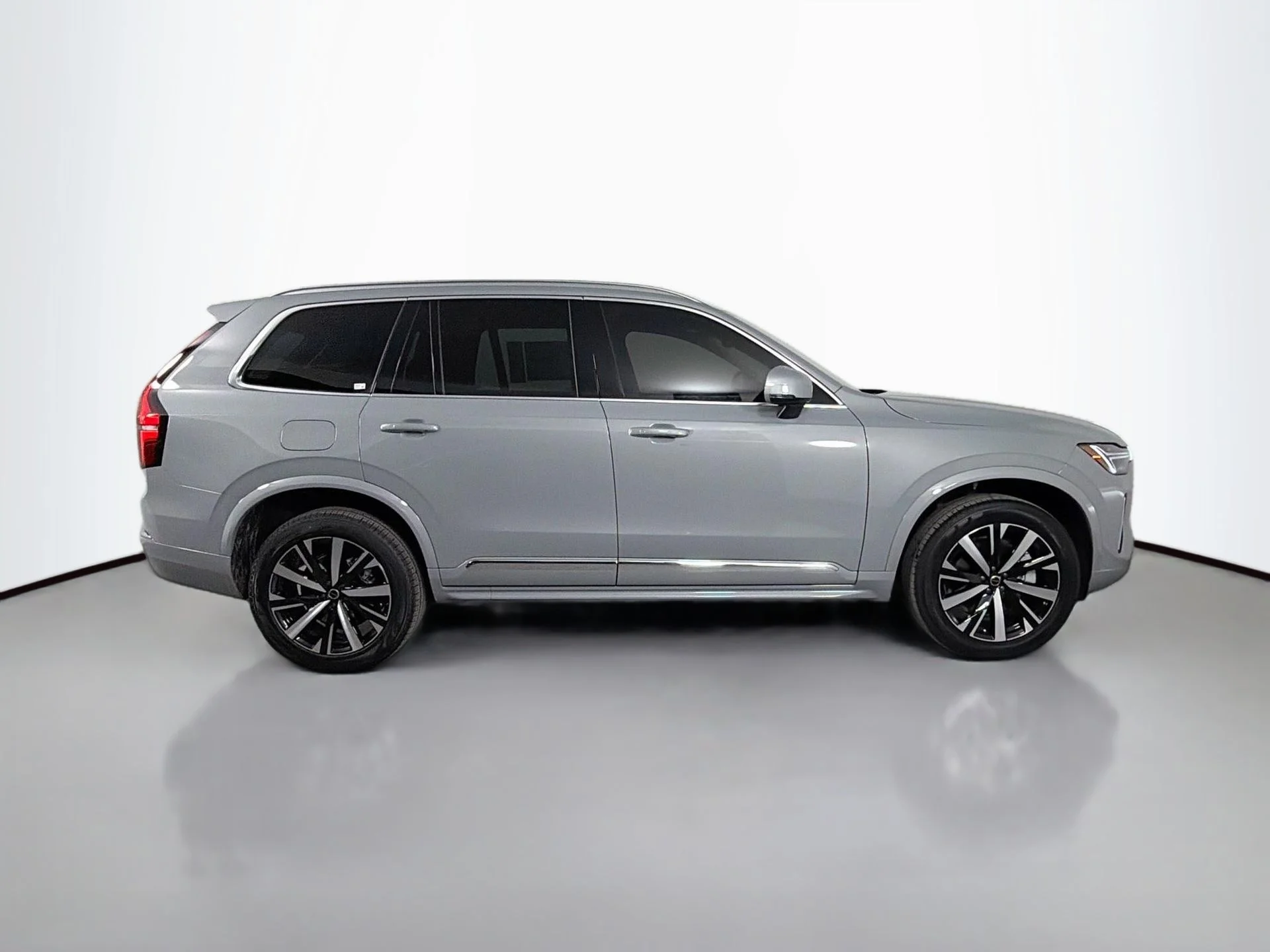 New 2026 Vapour Grey Volvo Core image 5