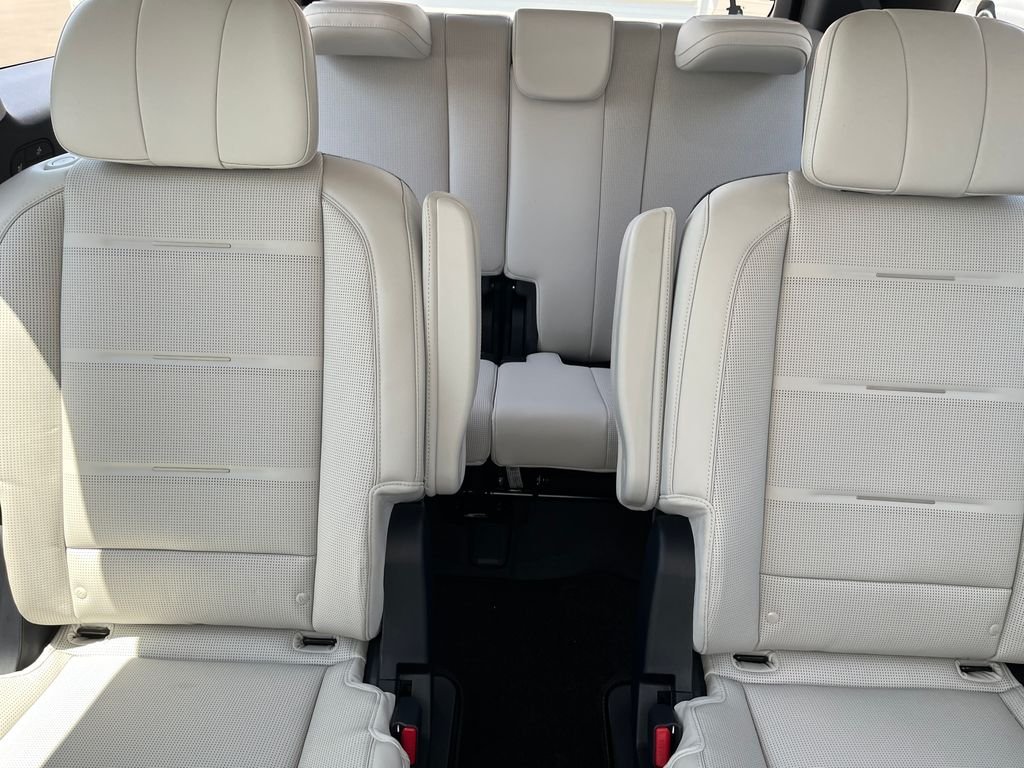 Used 2026 White Hyundai Calligraphy image 13