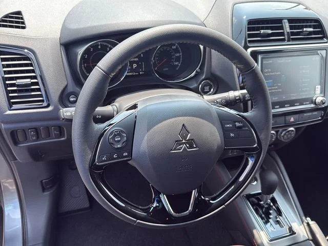 2025 Mitsubishi Outlander Sport SE - Photo 24