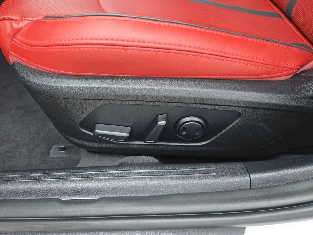 Used 2023 Glacial White Pearl Kia GT-Line image 23