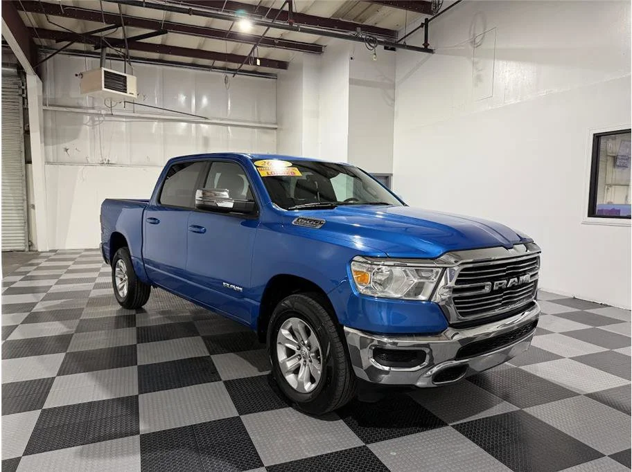 Used 2023 Hydro Blue Pearlcoat Ram Laramie image 2