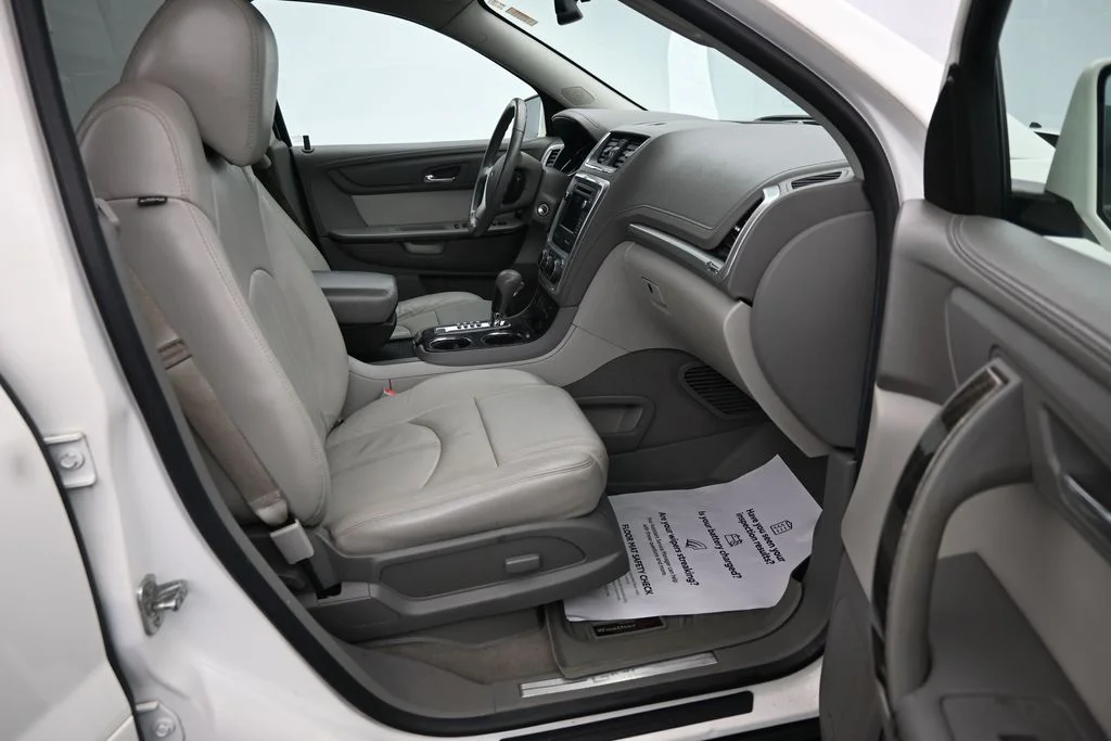 Used 2013 White GMC SLT-1 image 13
