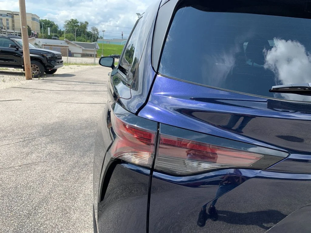Used 2023  Toyota XLE image 34