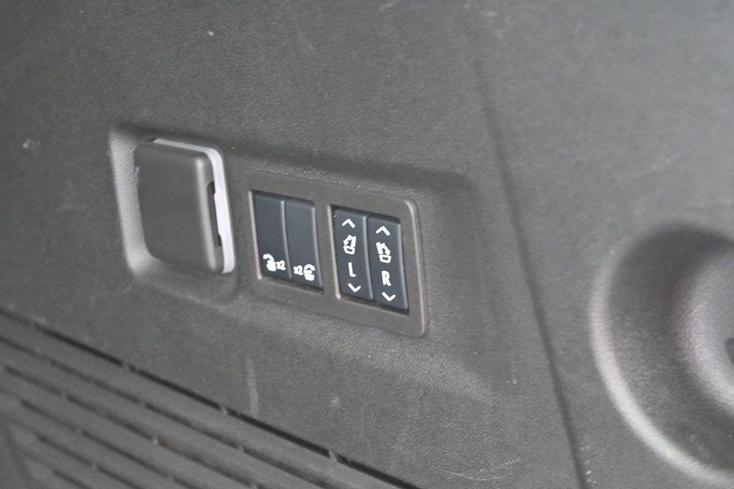 Used 2024 Summit White Chevrolet Premier image 10