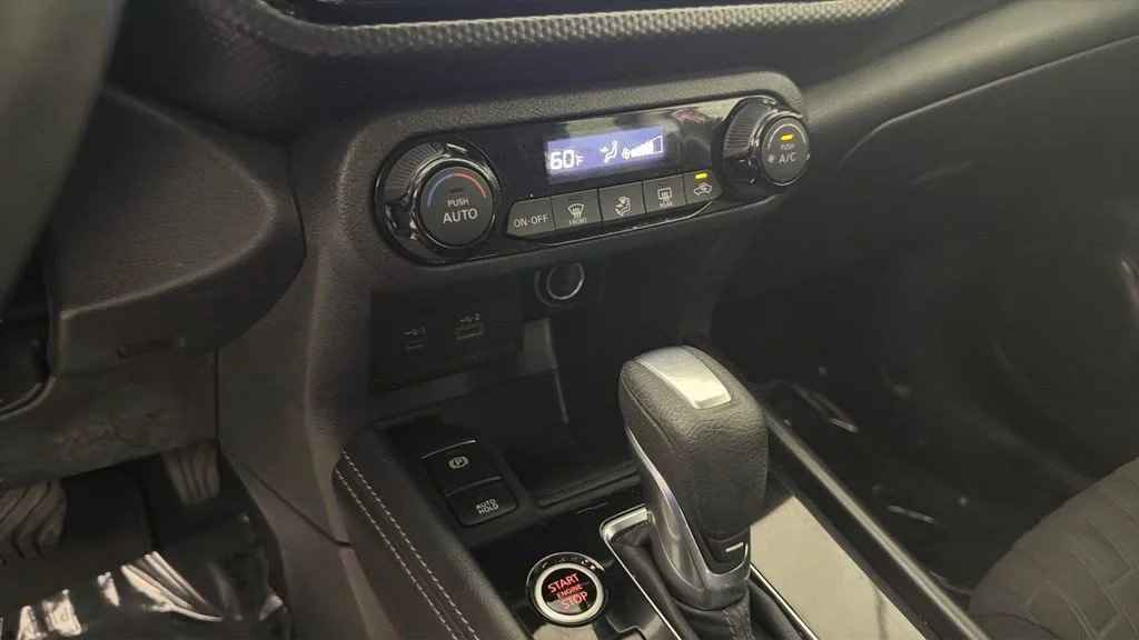 Used 2021 Red Nissan SV Xtronic CVT image 21