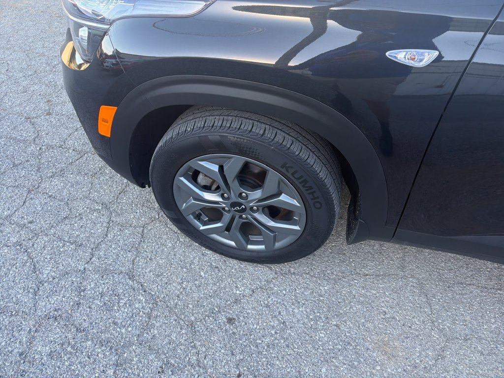 Used 2024 Black Kia LX image 10