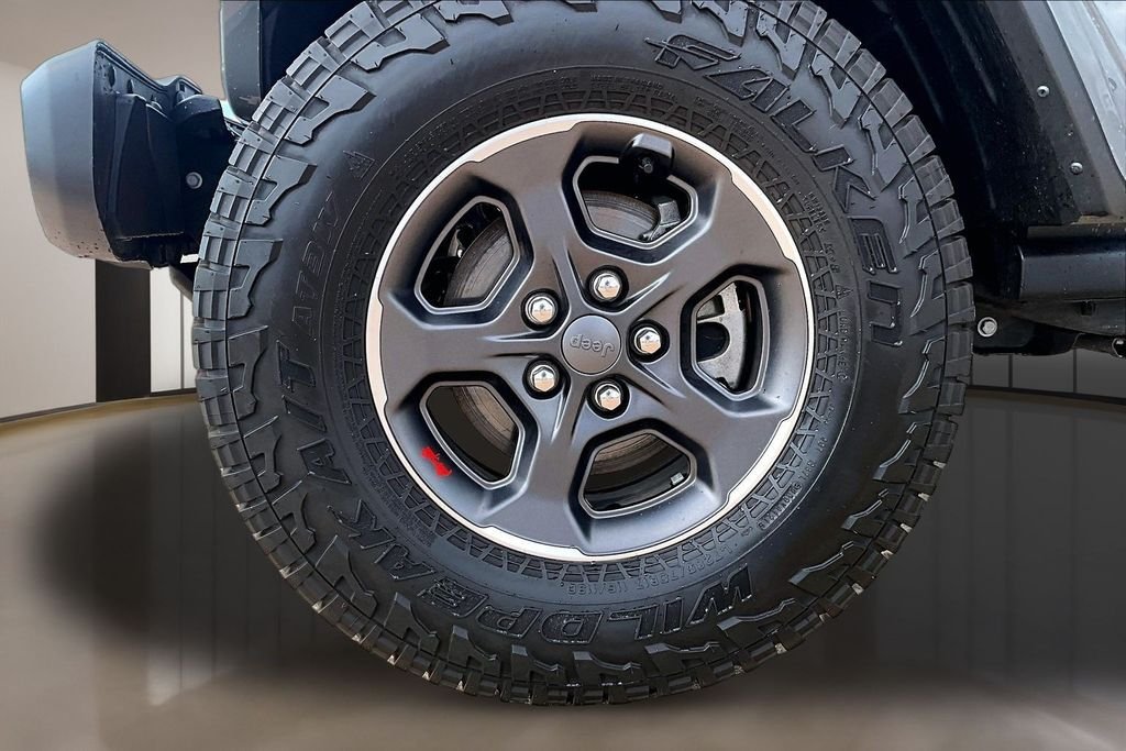 Used 2022 Gray Jeep Rubicon image 8