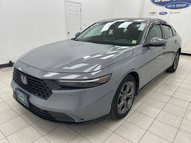 Used 2024 Gray Honda EX-L image 17
