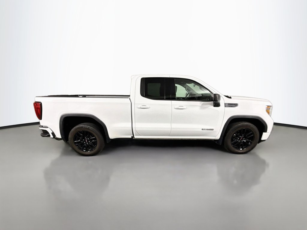 Used 2022 SUMMIT WHITE GMC Elevation image 8