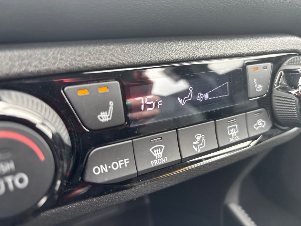 Used 2024 Gray Nissan SR image 27