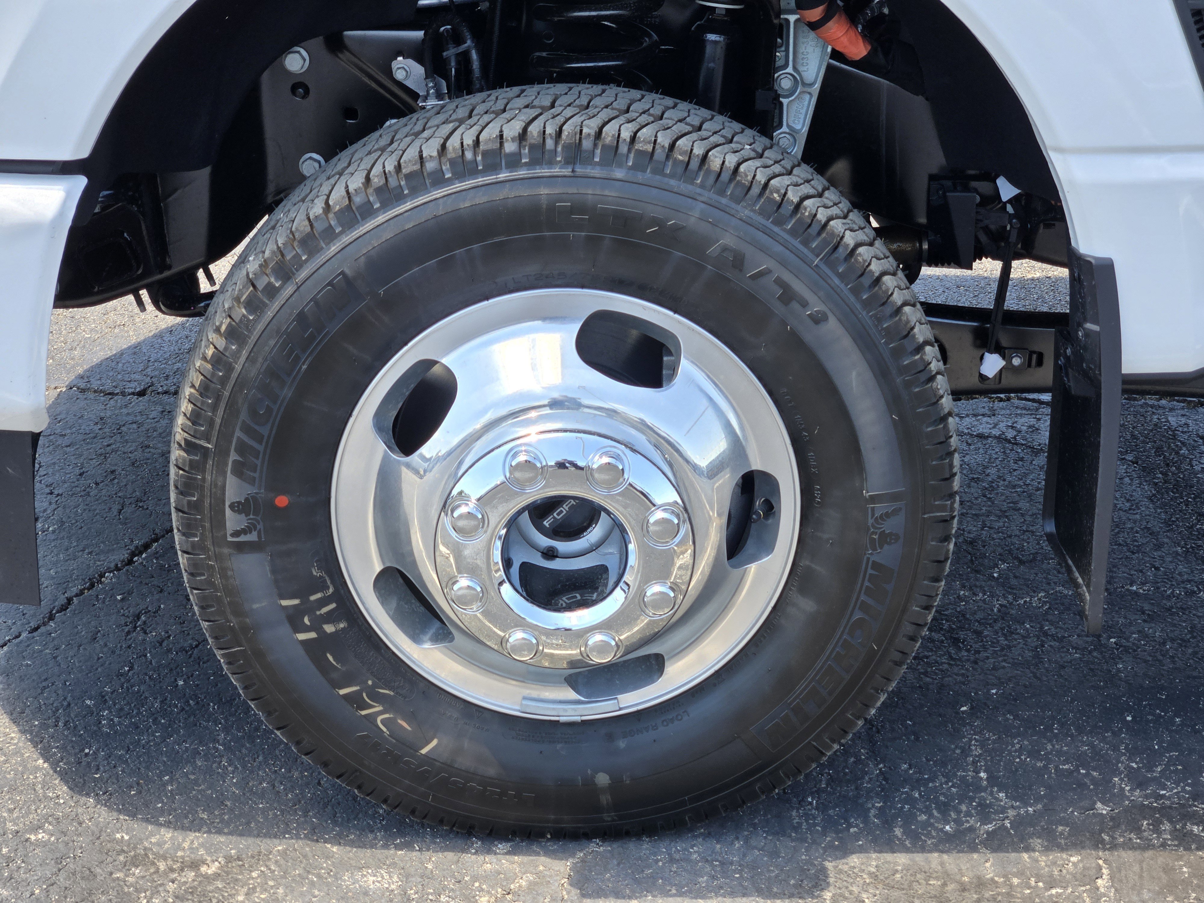 New 2026 Star White Ford F-350 Platinum image 7