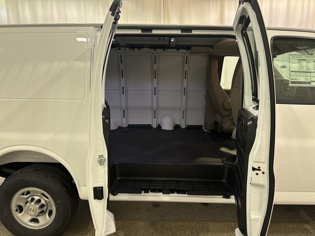 2026 Chevrolet Express Cargo Work Van - Photo 18