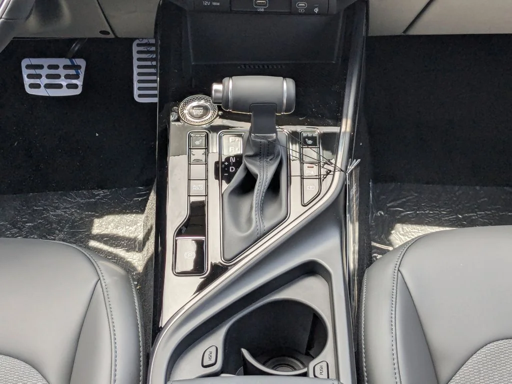 2025 Kia Niro EX Touring - Photo 19