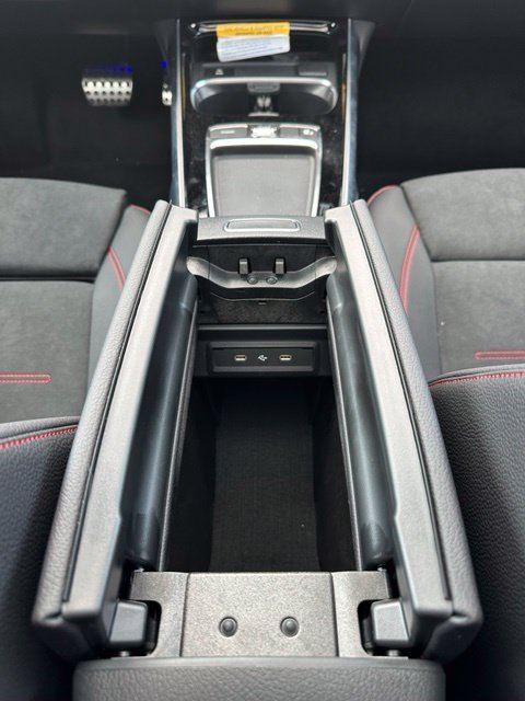 New 2026 MANUFAKTUR Patagonia Red Metallic Mercedes-Benz GLB 250 image 75