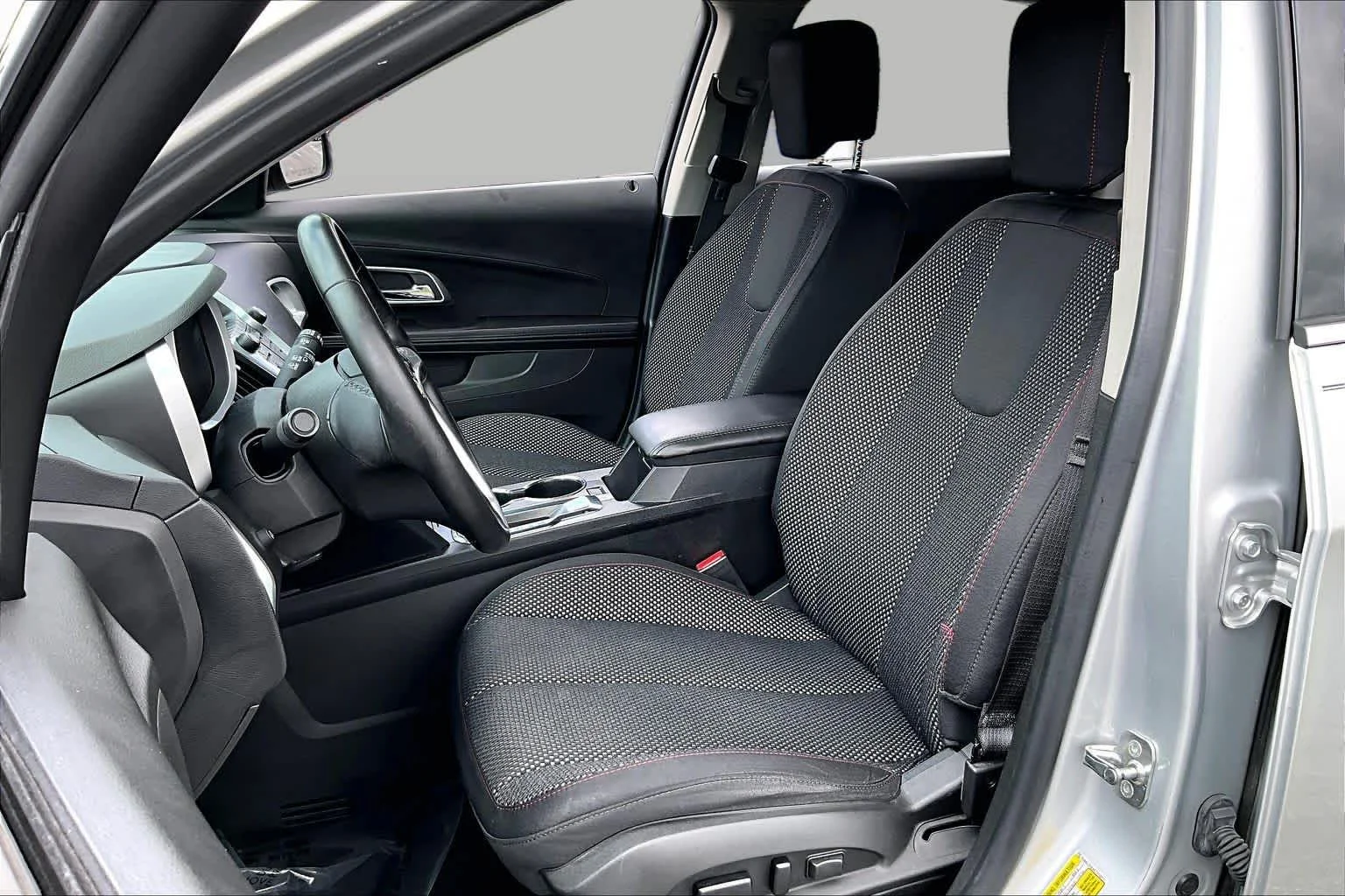Used 2016 Silver Ice Metallic Chevrolet LT image 8