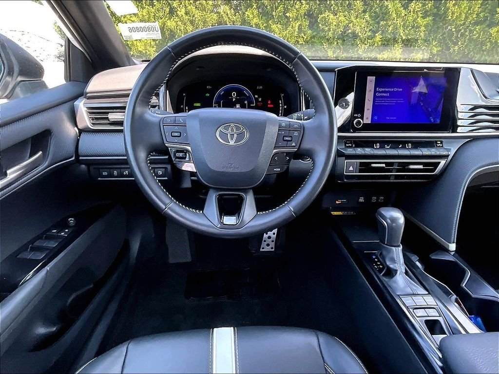 Used 2025 White Toyota SE image 17