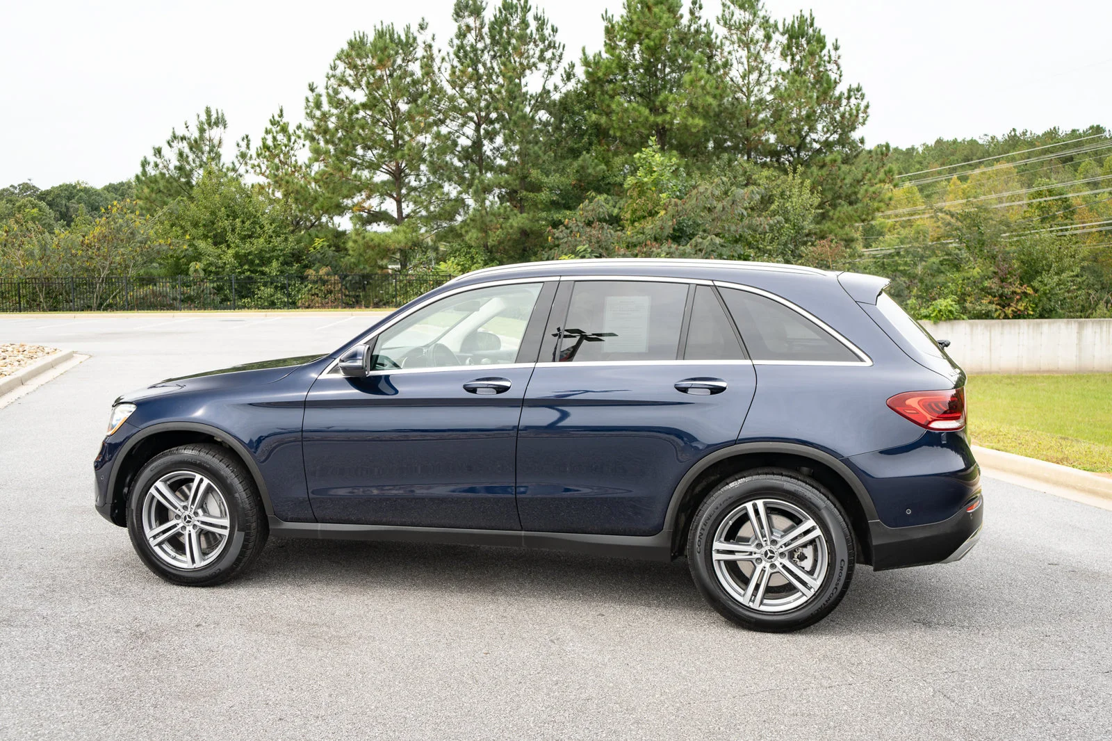 Used 2021  Mercedes-Benz GLC 300 image 7