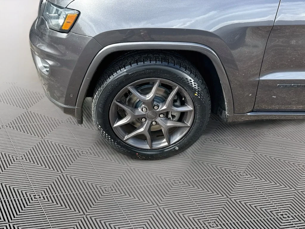 Used 2021 Gray Jeep Limited image 10