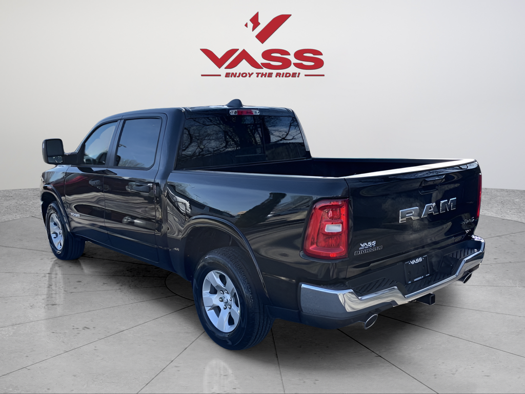 New 2026 Diamond Black Crystal Pearl-Coat Exterior Paint RAM Big Horn/Lone Star image 2
