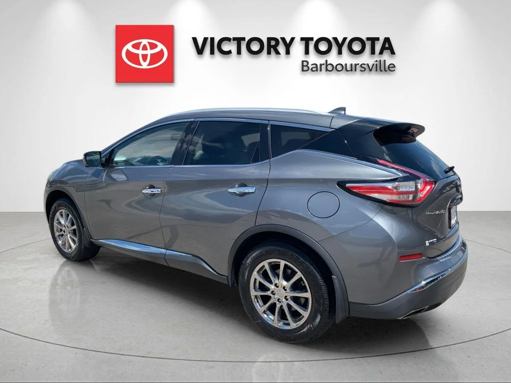 Used 2018 Gray Nissan SL image 3