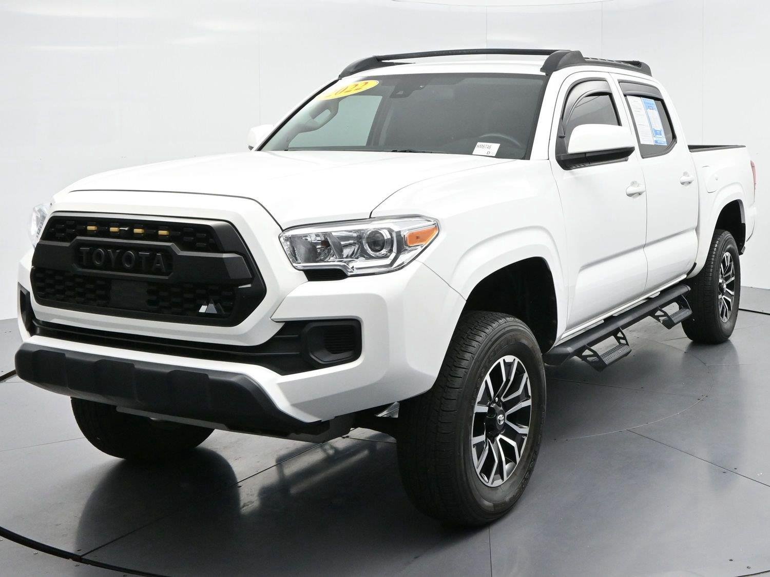 Used 2022 White Toyota SR V6 image 3