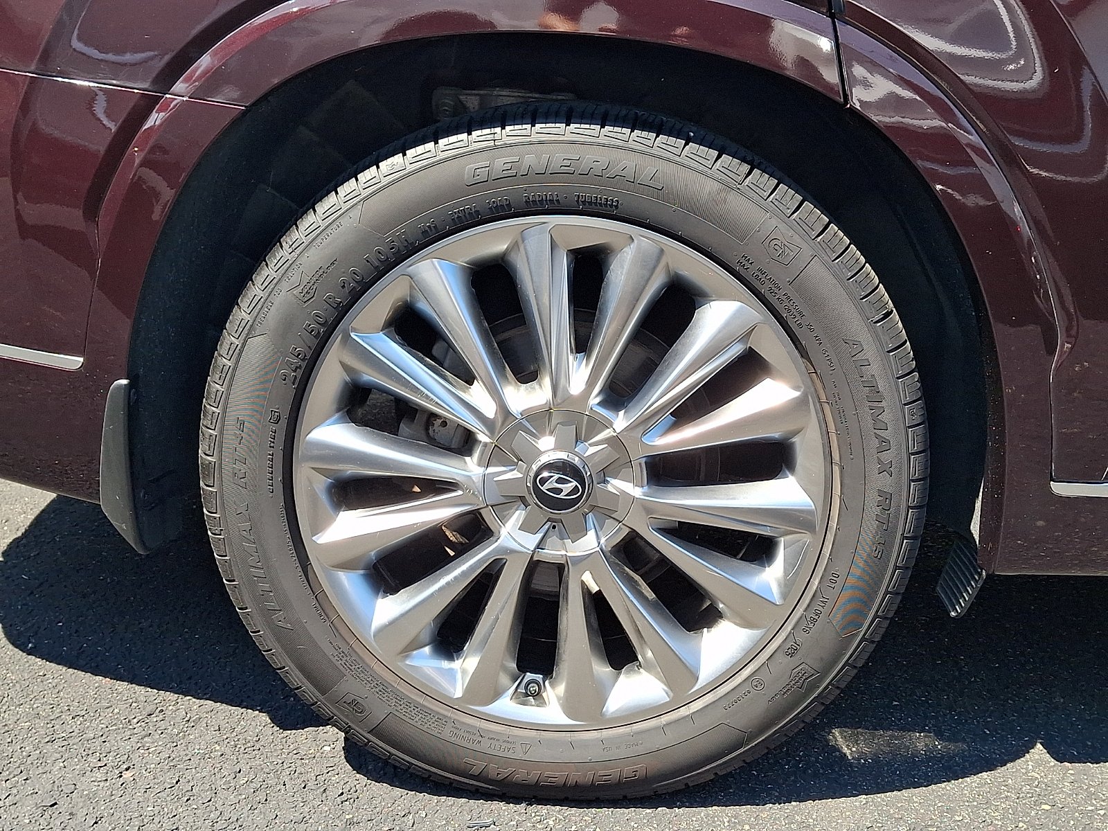 Used 2020 Sierra Burgundy - W7B Hyundai Limited image 8