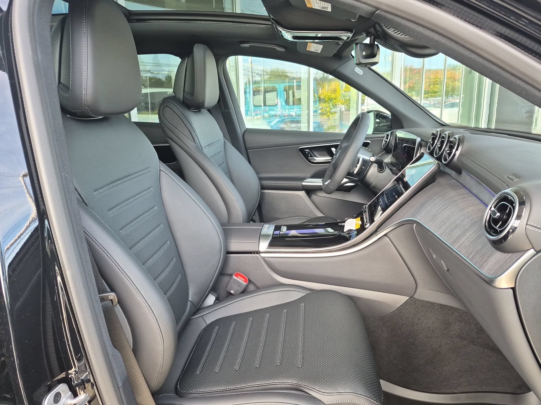 New 2026 Black Mercedes-Benz GLC 300 image 29