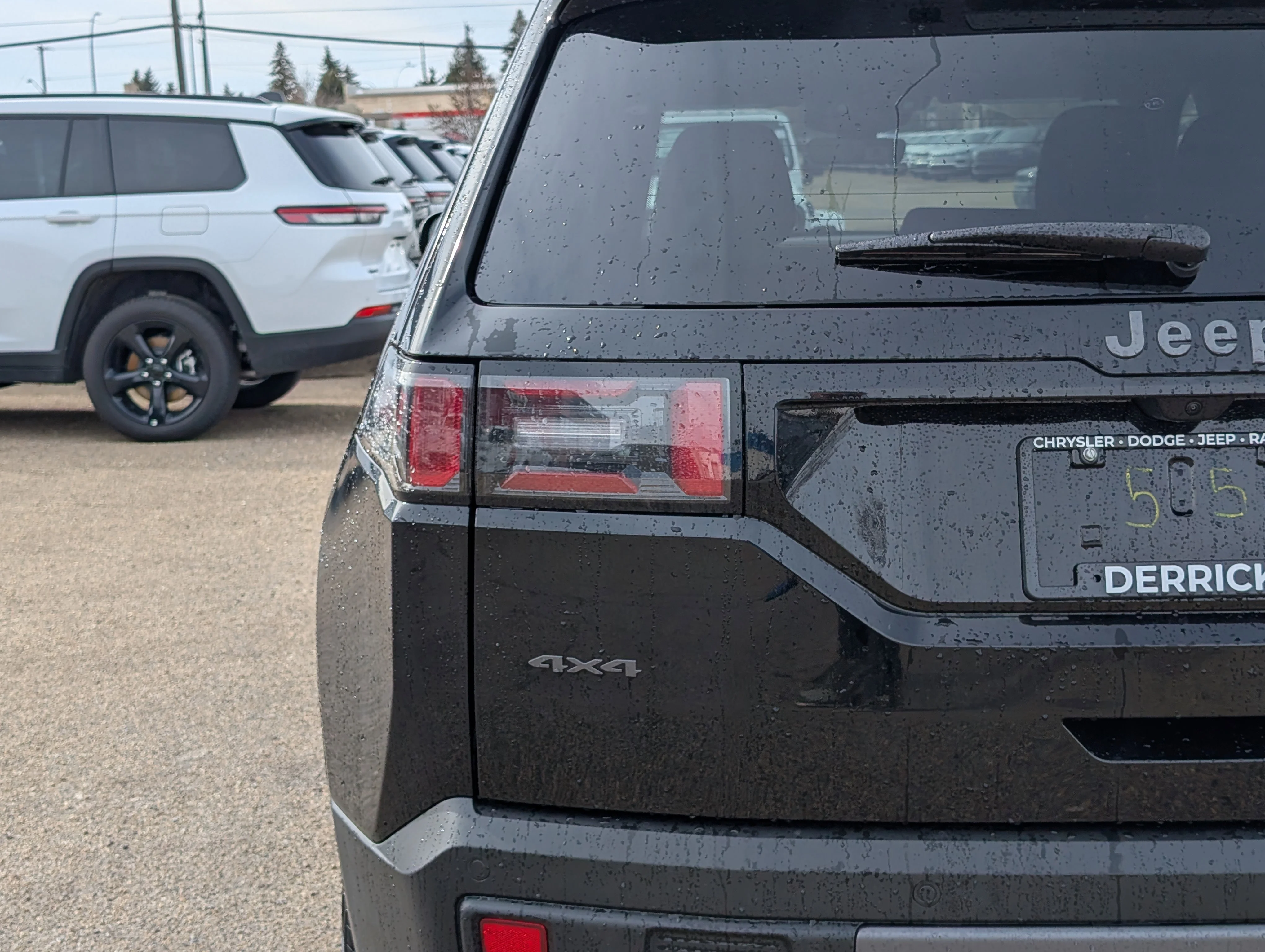 New 2026 Diamond Black Crystal Pearl Jeep Laredo image 13