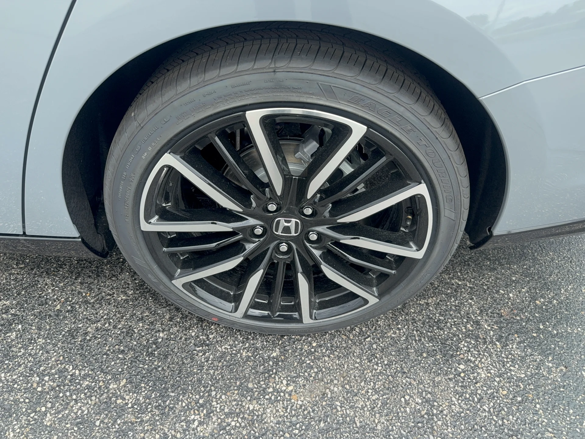 New 2026 Urban Gray Pearl Honda Touring image 9